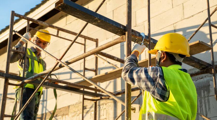Professional residential roofers in La Loma, NM